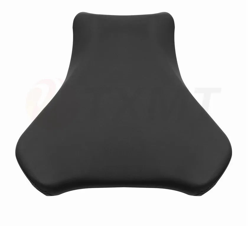 Large PU leather front and rear seat bags for a Suzuki GSXR1000 motorbike.