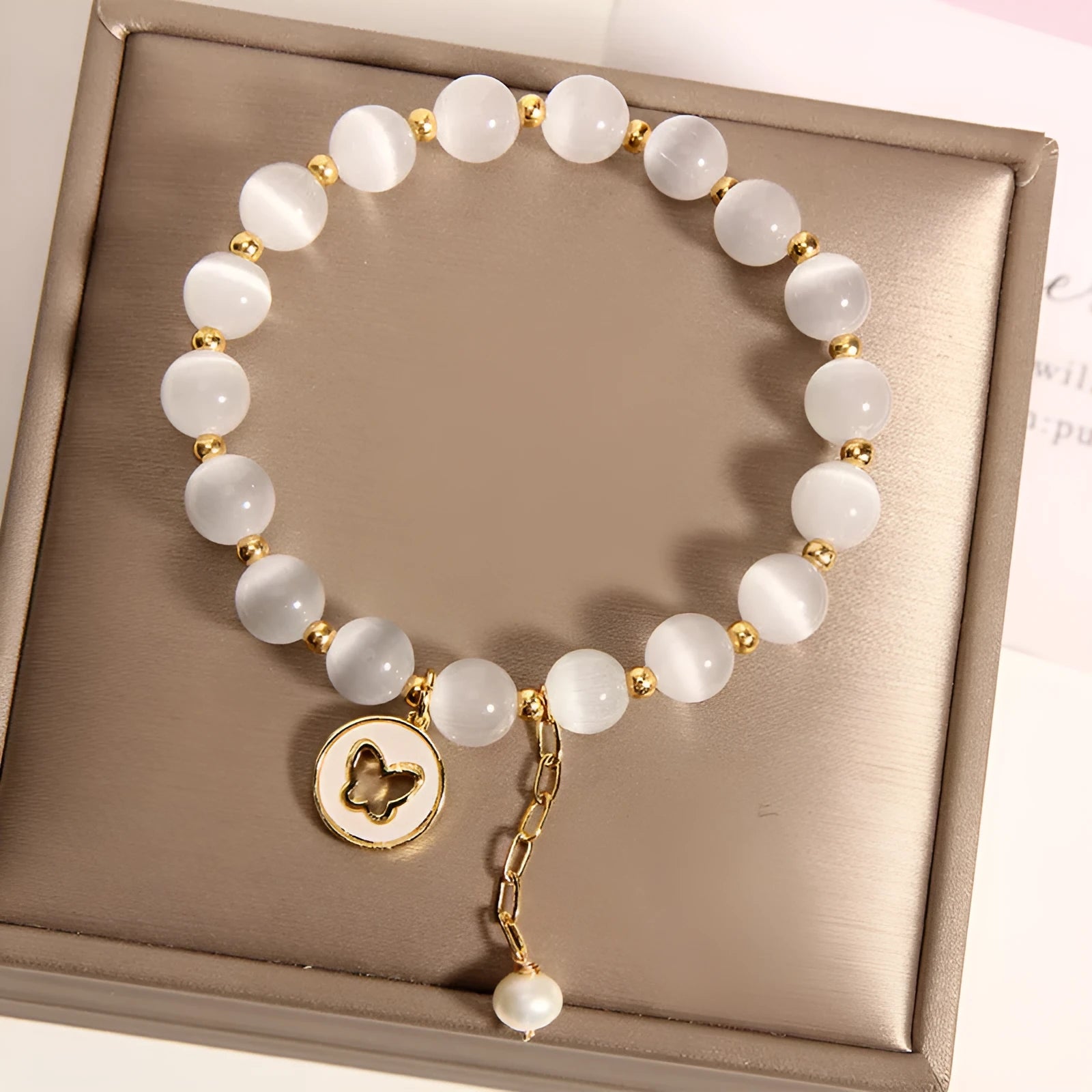 White cat's eye crystal bracelet with geometric design, Korean-style women's jewellery