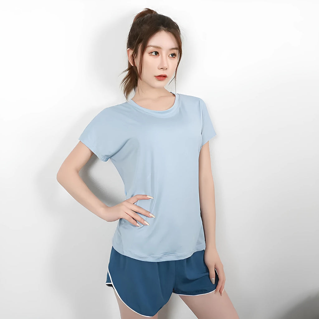 Women's short sleeve sports T-shirt in polyester fabric for athletic activities