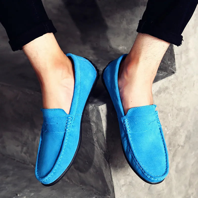 Men's suede casual shoes in British plus sizes with flat rubber soles and round toe design