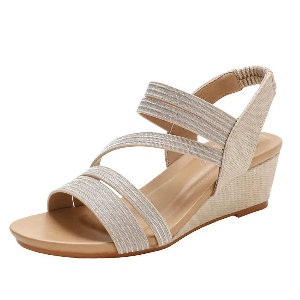 Women's gold platform sandals with a 3-5cm heel and artificial PU upper.