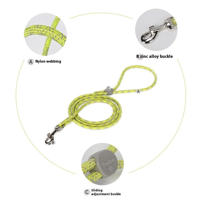 Adjustable sliding pet leash in nylon with zinc alloy hooks and plastic buckle in multiple colours and two sizes S and M.
