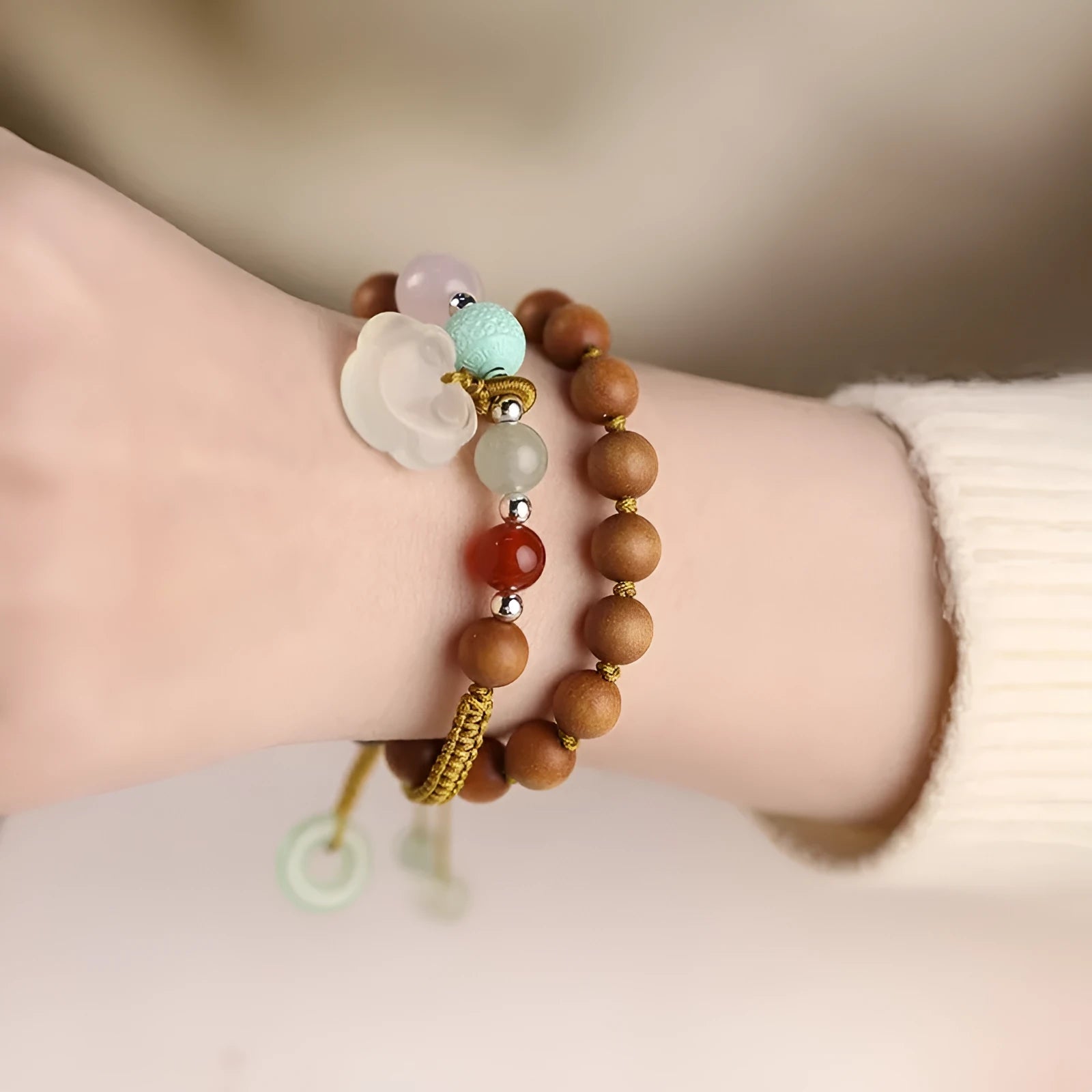 Hand-woven ebony women's bracelet with double ring adjustable closure and ruyi decoration