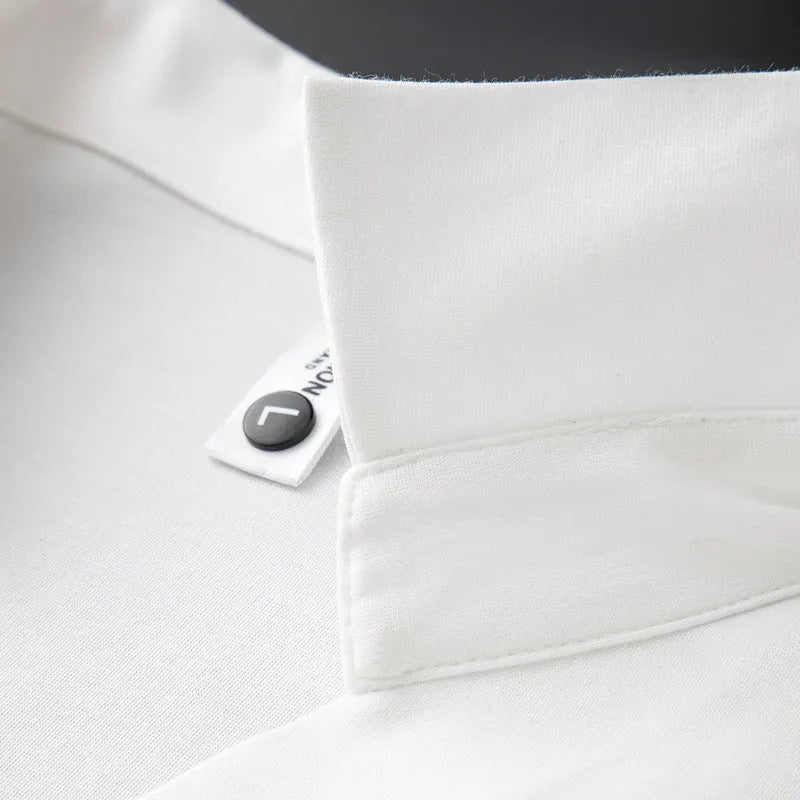 Men's short-sleeved lapel polo T-shirt in slim fit, available in black, brown and white