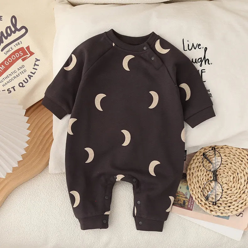 Cotton long-sleeve baby jumpsuit in apricot with single-breasted closure for spring autumn wear