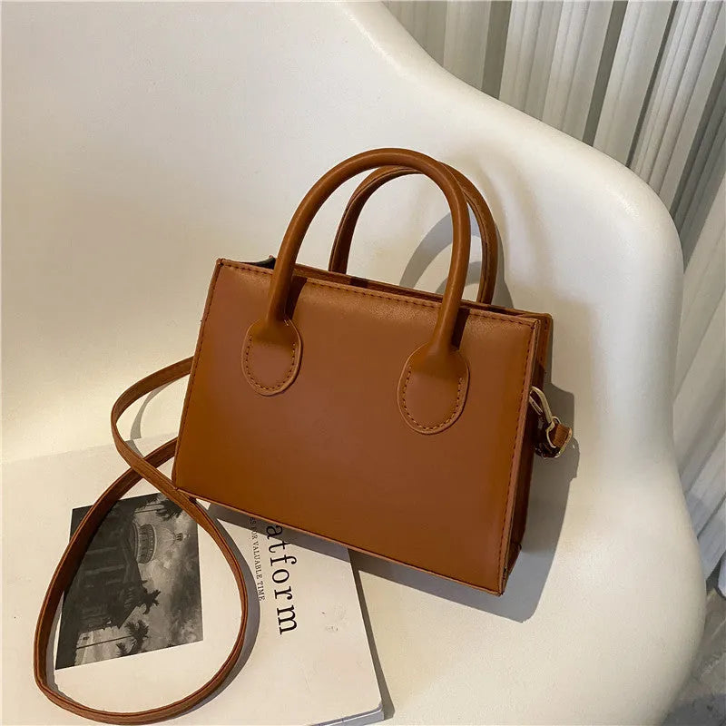 Retro casual women's small square bag in PU leather with single shoulder strap and document compartment