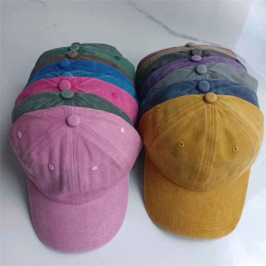 Retro washed cotton baseball cap with dome crown and peaked brim in 56-58cm size