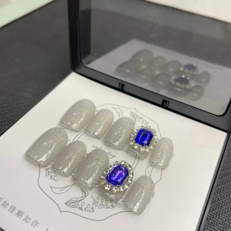 Handmade wearable press-on nails with Sweet Star ladder pattern in ultra-thin seamless style on fingertips