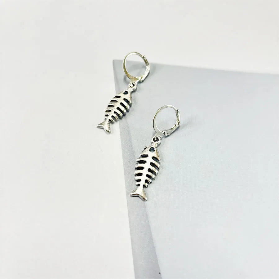 Women's fishbone design alloy earrings and necklace set with O-shaped chain in retro style
