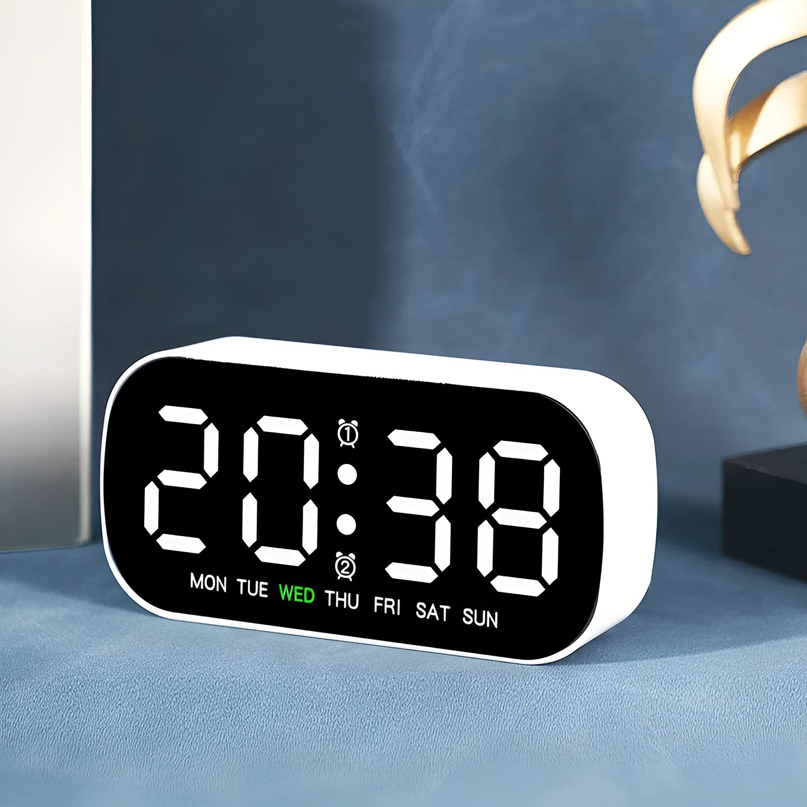 Electronic clock simple multi-purpose alarm clock LED digital display plastic shell 10mm thickness five colours