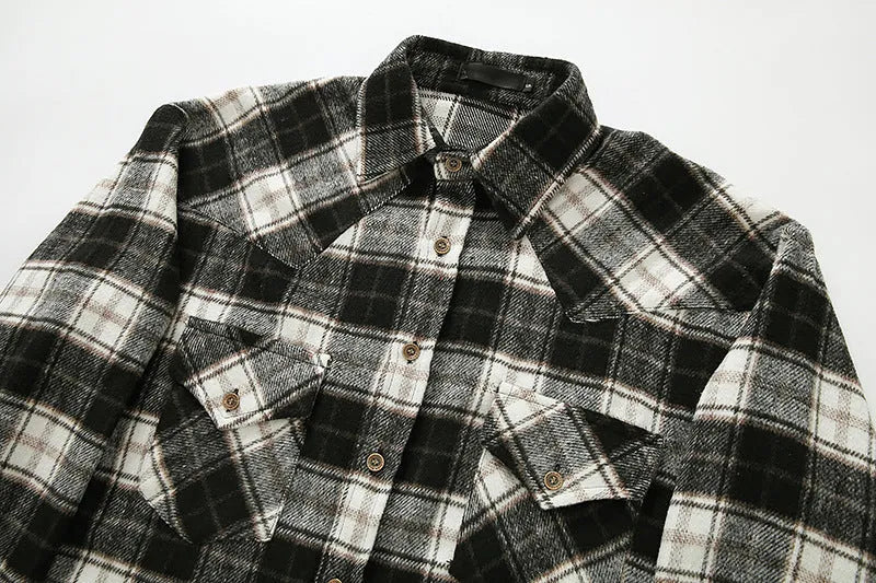Men's long sleeve flannel plaid shirt jacket in loose fit, brushed material with corduroy collar and cuffs, black colour
