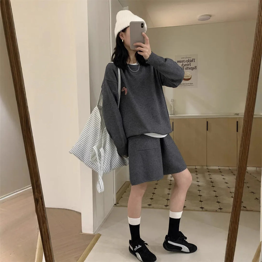 Women's casual sports knitted sweater shorts suit with animal pattern embroidery in Japanese Korean style