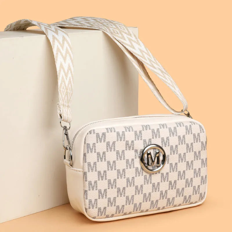 Women's wide-strap crossbody bag in PU leather with three-dimensional pocket