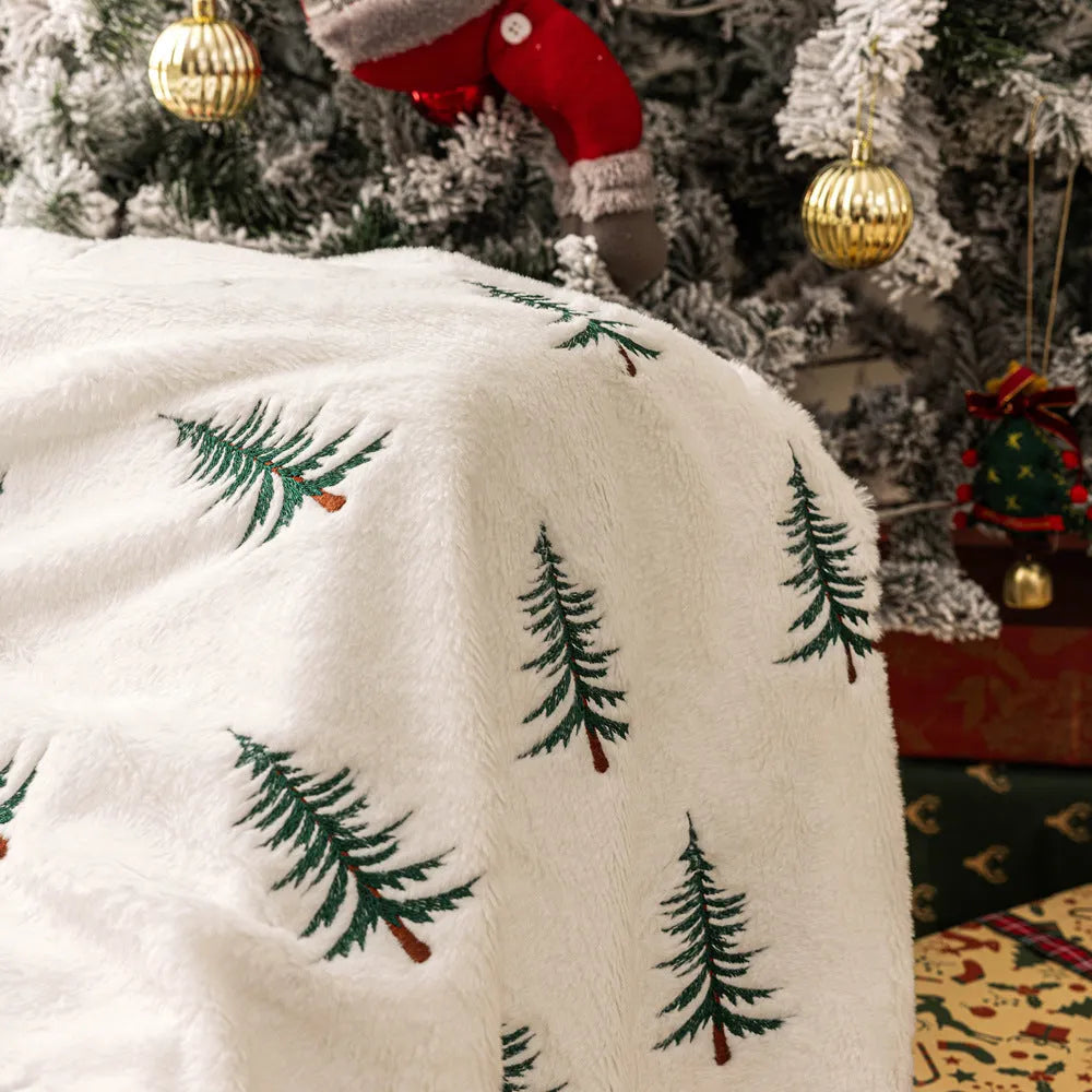 White polyester Christmas plush sofa blanket with embroidered Christmas tree decoration
