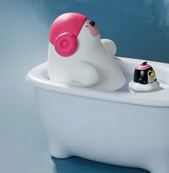White USB air humidifier and aromatherapy diffuser with 550ml water tank on a desk