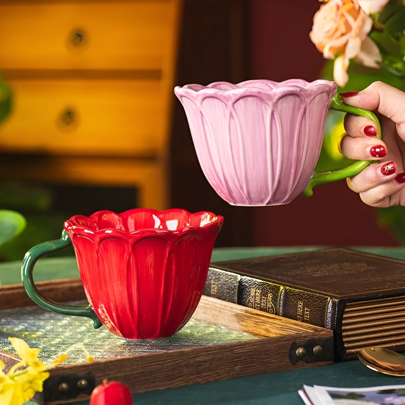 Red and purple pastoral floral patterned ceramic breakfast cup with 500ml capacity.