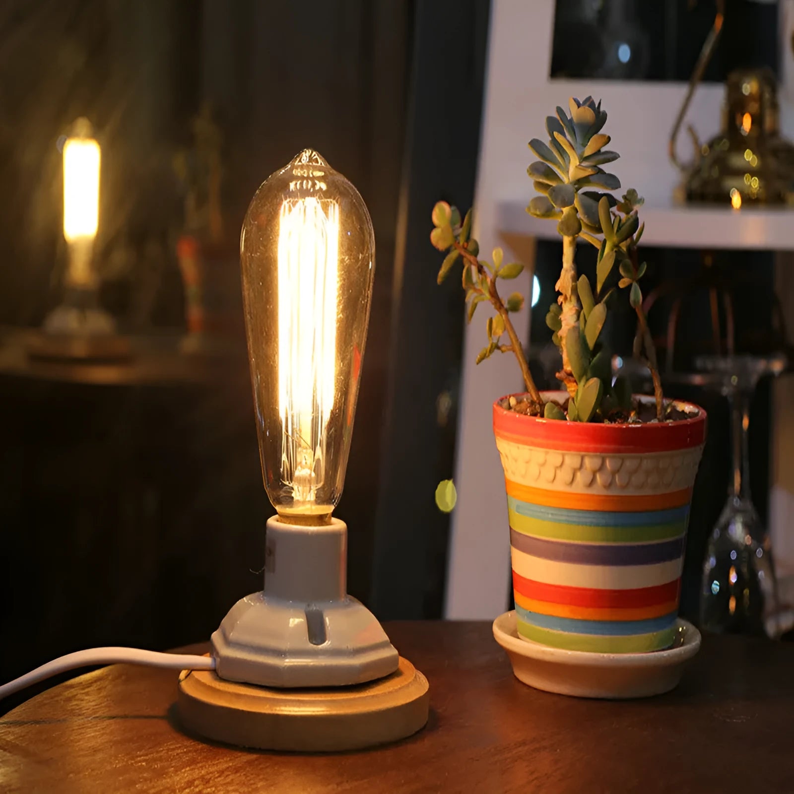 Retro ceramic table lamp with wooden base and glass shade in American Country style