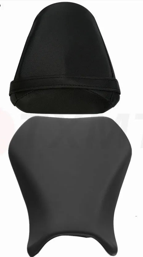 Large PU leather front and rear seat bags for a Suzuki GSXR1000 motorbike.