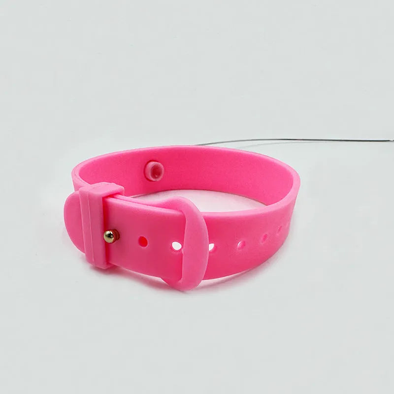 Adjustable cat toy collar with feather bell attachment in pink or blue colour for cats with 17-27cm neck circumference