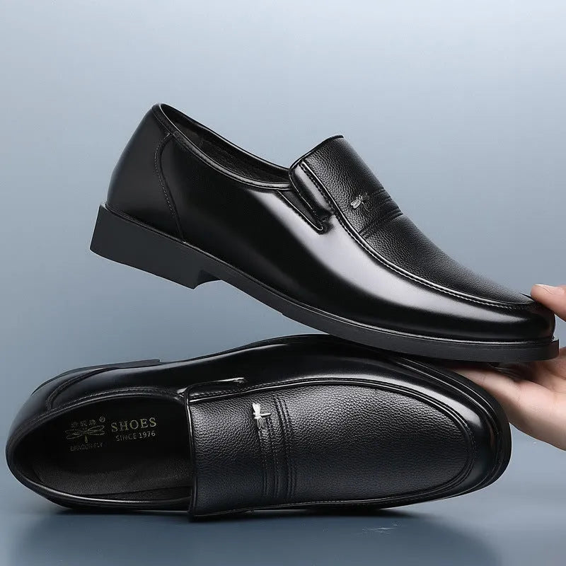 Casual men's leather business soft bottom shoes in black brown with stitching, cowhide upper, low top design