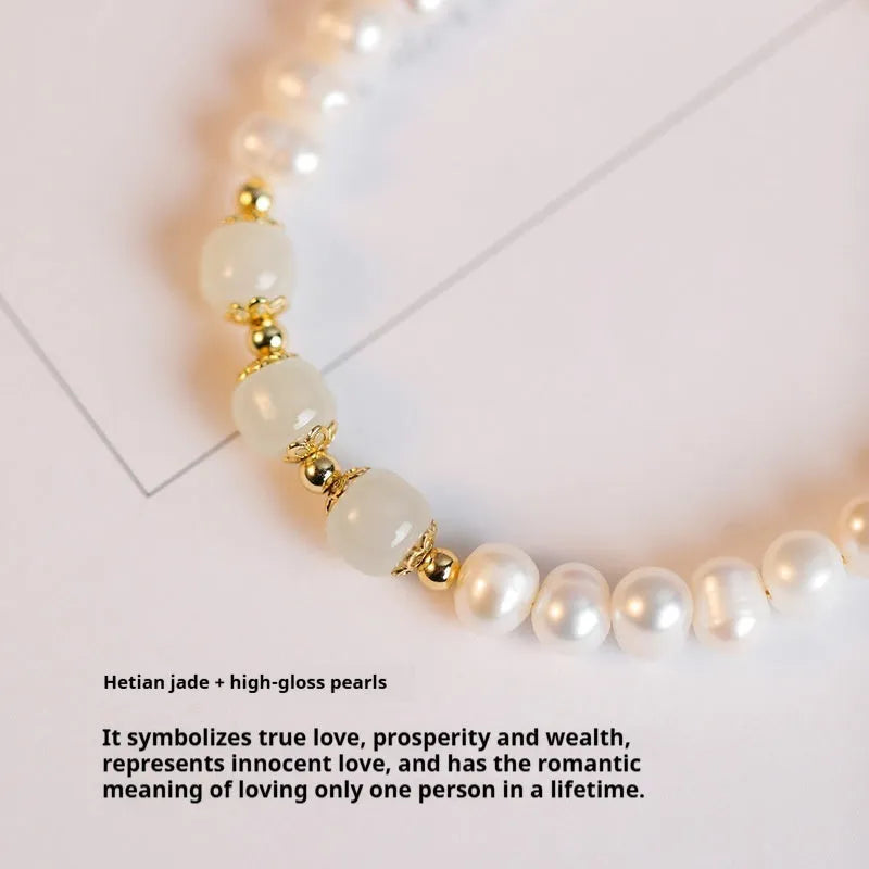 Freshwater pearl bracelet with diamond-shaped pearls in Hetian jade colour on an adjustable chain.