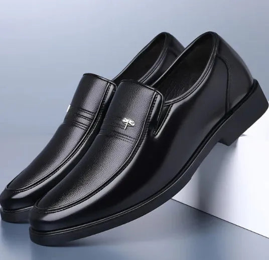 Casual men's leather business soft bottom shoes in black brown with stitching, cowhide upper, low top design