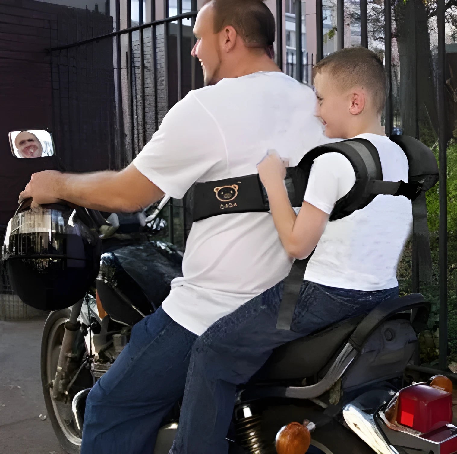 Black polyester electric car safety harness for children aged 1-12 with double shoulder straps