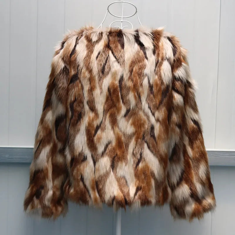 Korean slim-fit women's faux fox fur coat in street fashion style