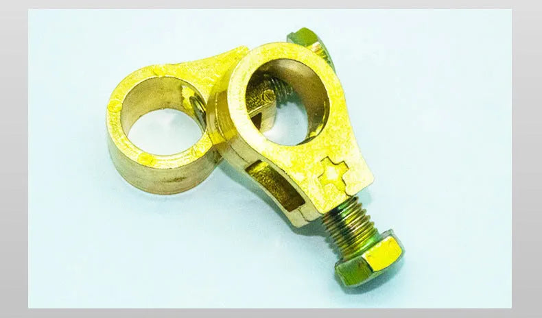 Pure copper automotive battery terminal clamp with 0-gauge fitting for vehicle electrical connections