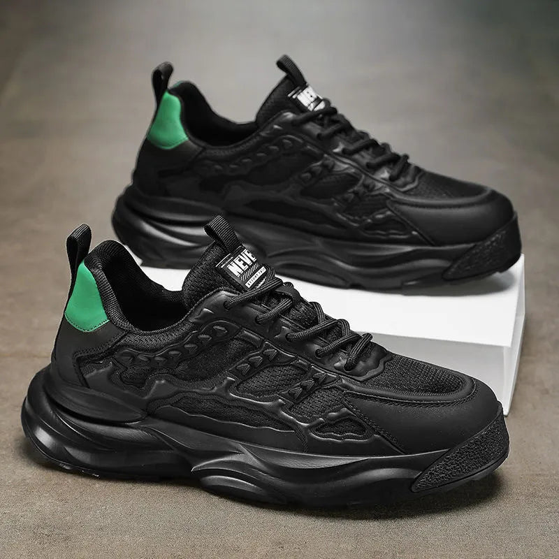 Men's solid colour breathable mesh sports shoes with round toe in white and black options