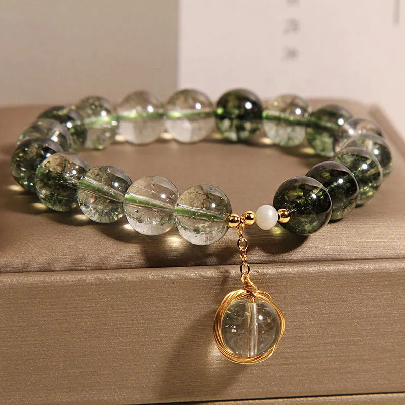 Green phantom quartz and chorite crystal bracelet for women with winding bead design