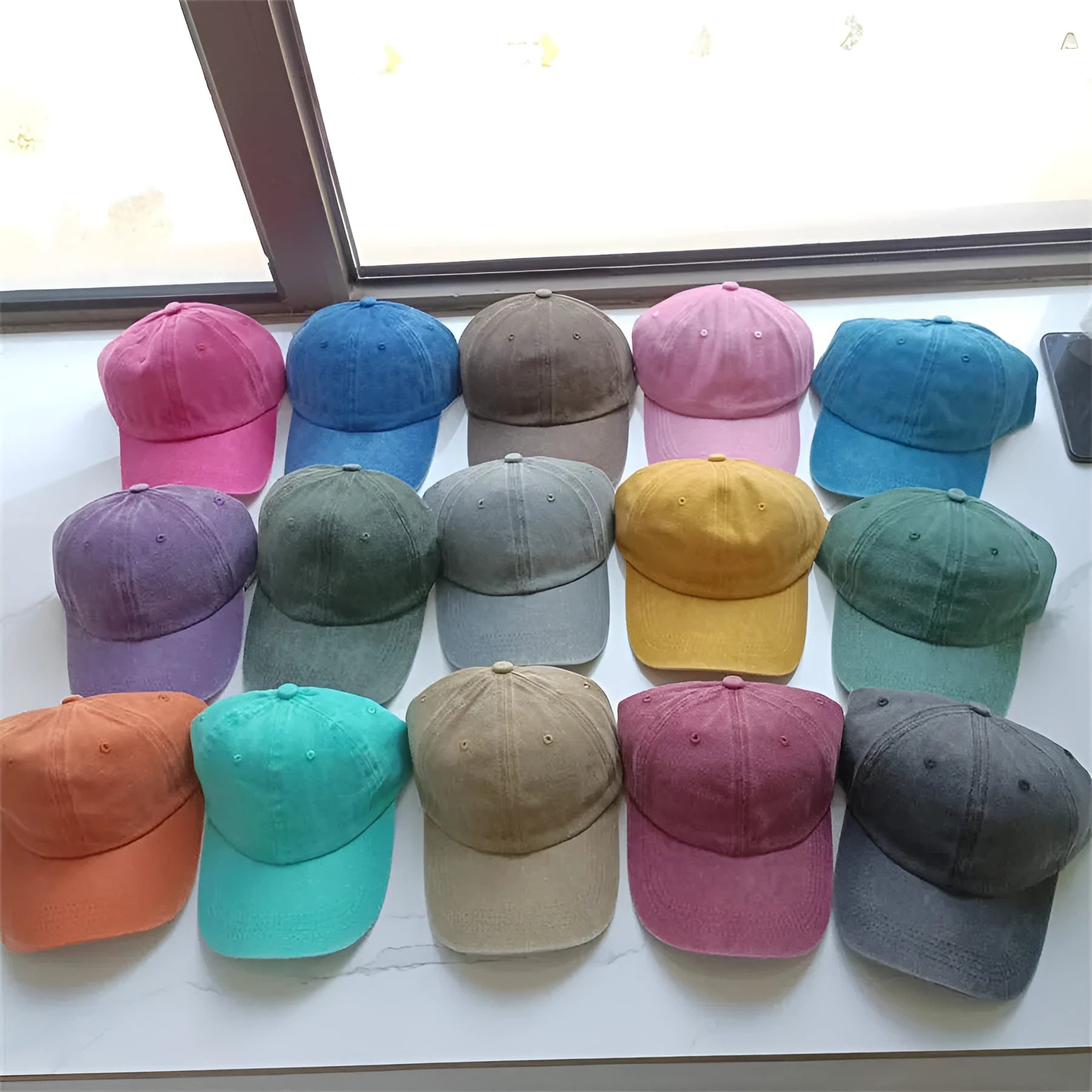 Retro washed cotton baseball cap with dome crown and peaked brim in 56-58cm size