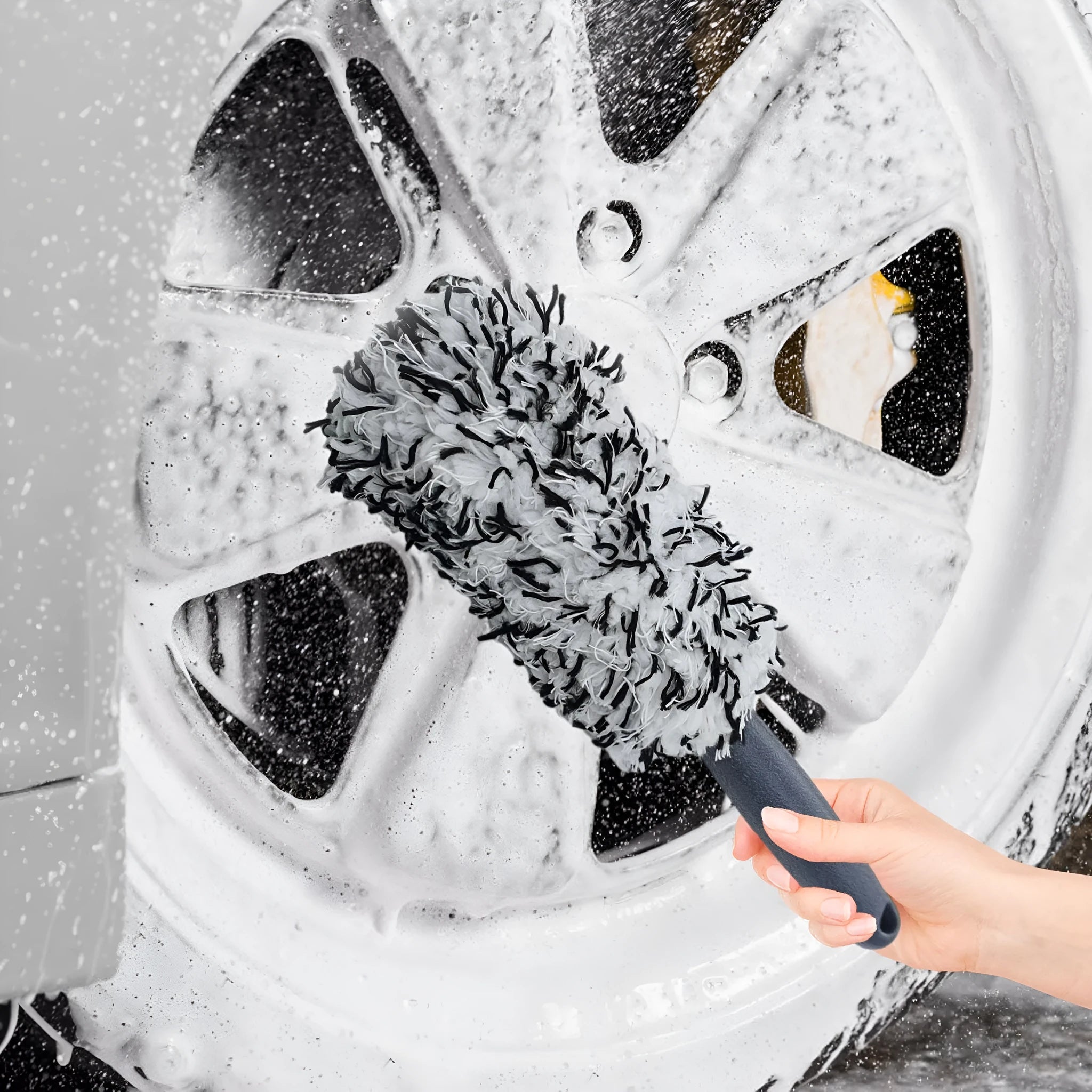 Long handled car wash brush with ultra-fine fibre bristles in blue, black or red colour options
