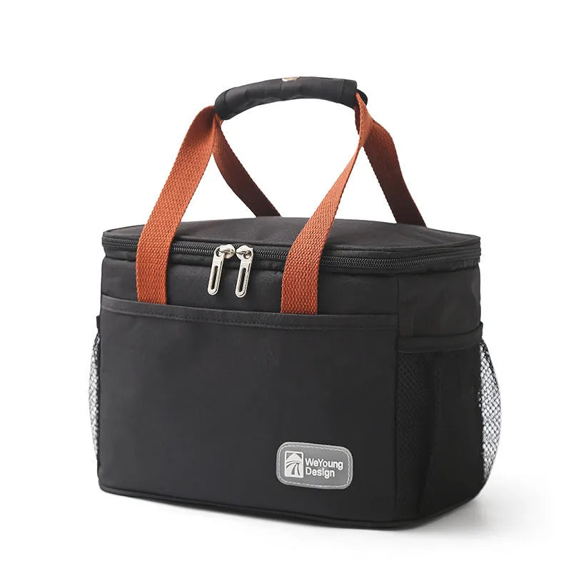 Insulated crossbody picnic bag in navy blue with a 15-litre capacity and Oxford cloth material.