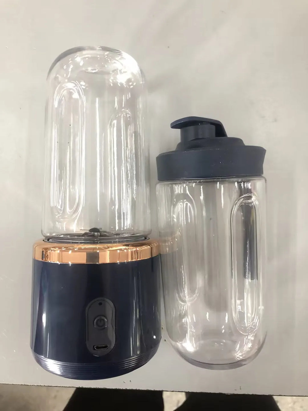 Tunisian dark blue portable USB blender with six blades and 400ml capacity cup