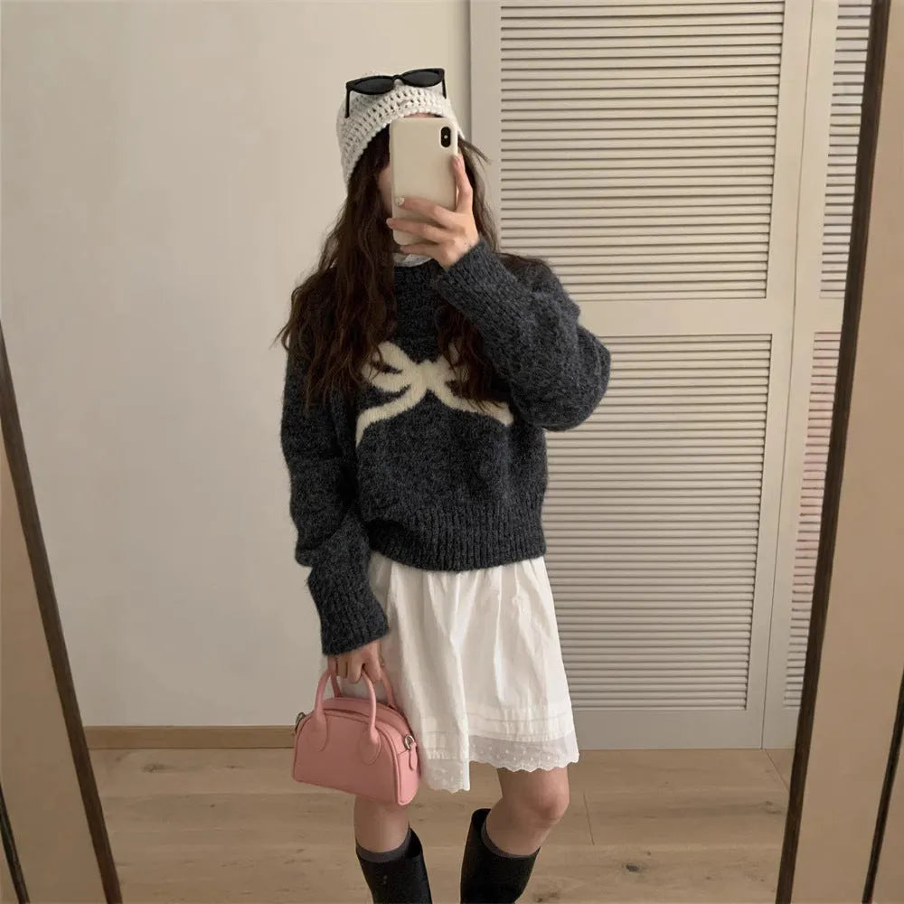 Women's loose round neck bowknot pullover sweater in light gray with raglan sleeves
