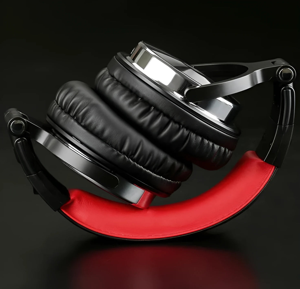 Pro-10 wired monitoring headset with 50mm driver and built-in microphone in black