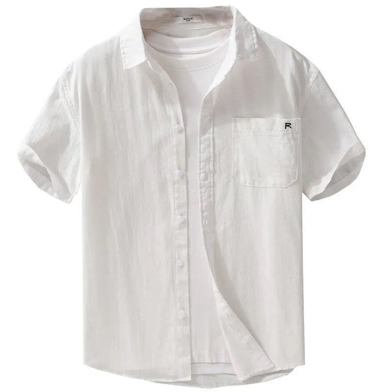 Man wearing a light khaki pure cotton short-sleeved shirt with a loose cardigan style.