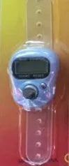 Electronic finger counter ring in black with digital display for knitting crochet and sewing tally
