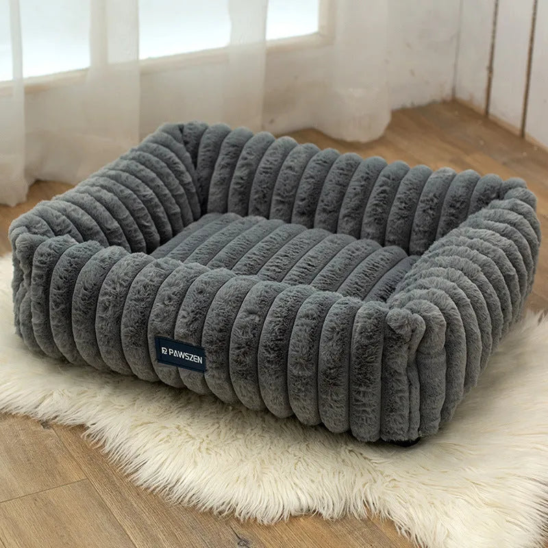 Square dog bed in grey or white striped cloth, available in sizes S to XL, with XL measuring 90cm x 68cm x 21cm