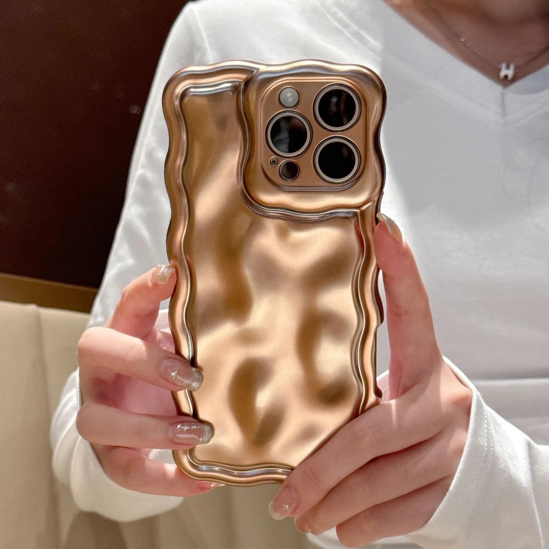 Matte plating wave TPU phone case with anti-fingerprint finish in a colour option