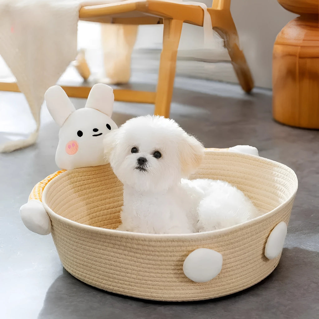 Woven cotton rope cat bed basket with integrated scratching board in bear design