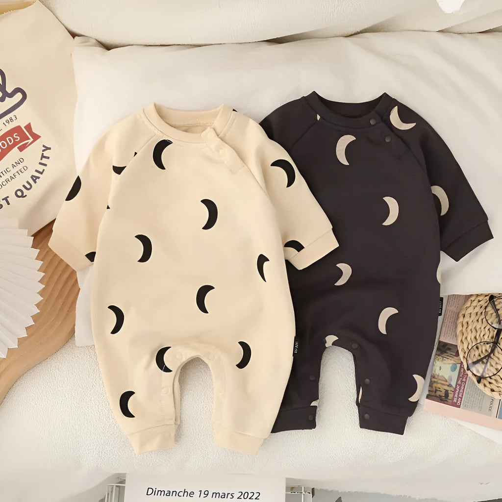 Cotton long-sleeve baby jumpsuit in apricot with single-breasted closure for spring autumn wear