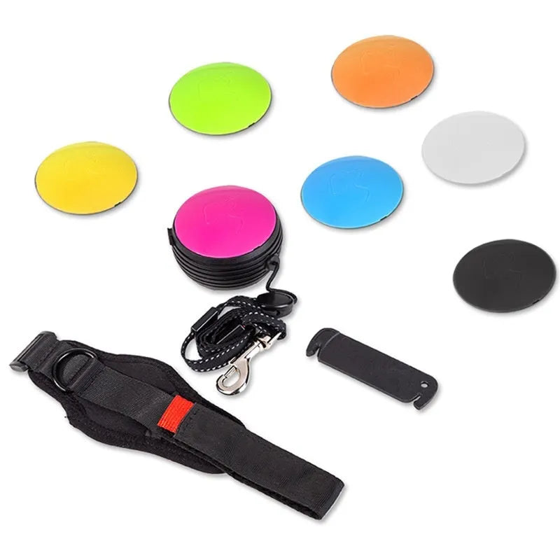 Automatic retractable dog leash extended to 3 metres in vibrant orange colour