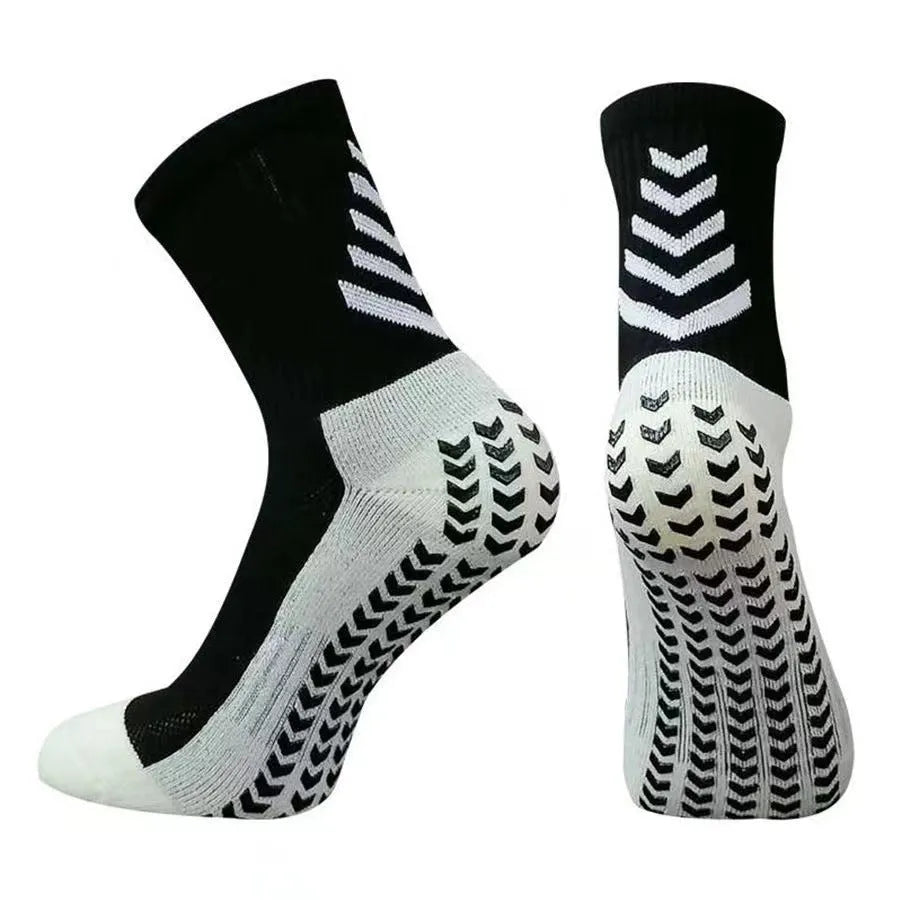 Men's mid-calf athletic socks in arrow colours with geometric patterns and non-slip silicone