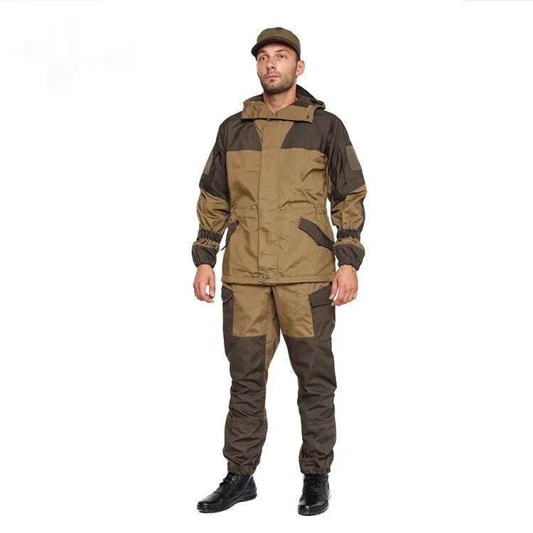 Men's tactical outdoor battle suit set consisting of a jacket and trousers in a military green colour.