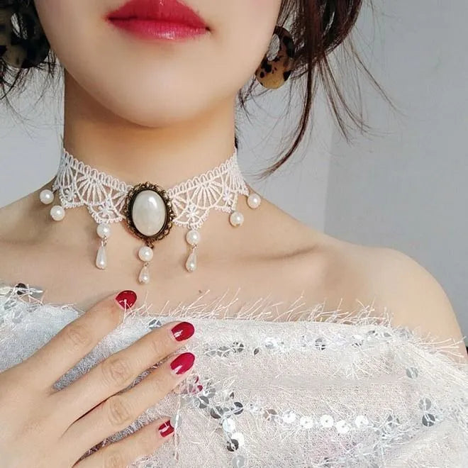Multi-layer crystal lace necklace with alloy geometric pendant on snake bones chain in black colour