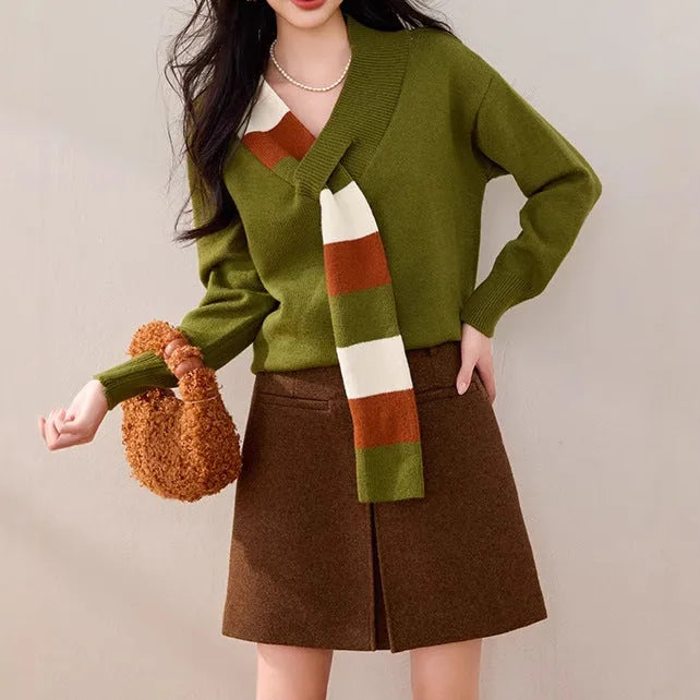 Niche women's striped V-neck fake two-piece pullover sweater in green and red colours, loose fit knit top