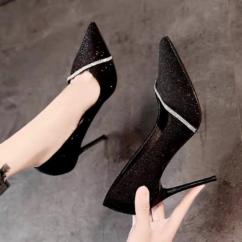 Gold and black women's stiletto high heels with pointed toes, shown with 6cm and 9cm heel options.