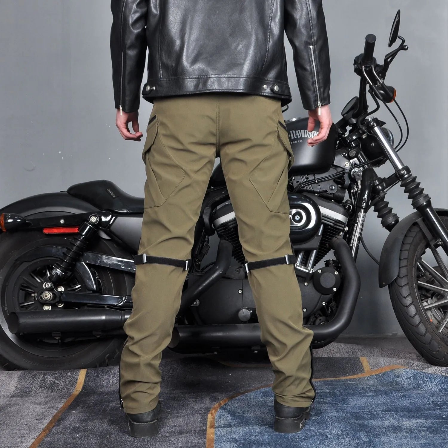 Motorcycle waterproof windproof cycling trousers with removable protective gear in black or green colour